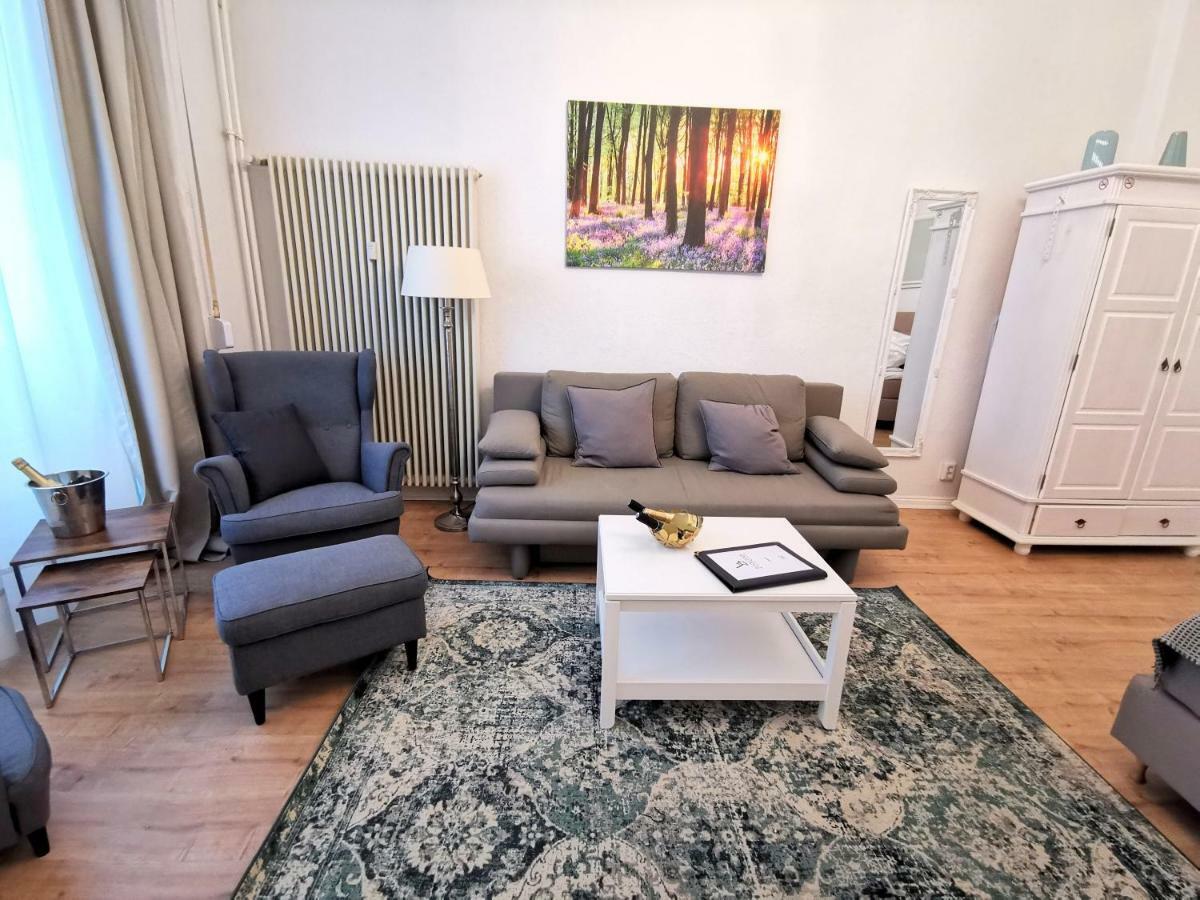 Kvh By Rockchair Apartments L Superhost Status L Boxspringbett Am Schloss Charlottenburg Welcomes You! Berlin Bagian luar foto