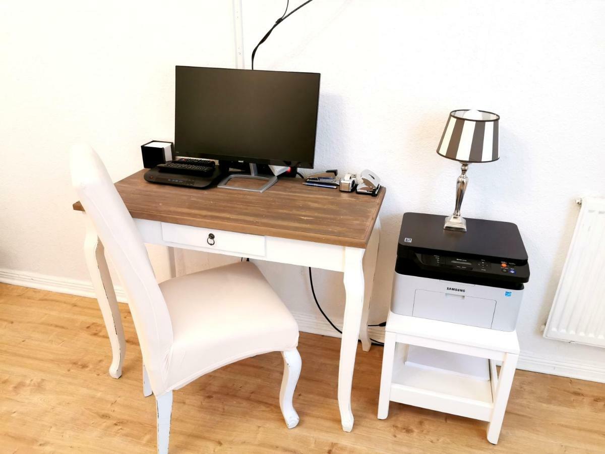 Kvh By Rockchair Apartments L Superhost Status L Boxspringbett Am Schloss Charlottenburg Welcomes You! Berlin Bagian luar foto