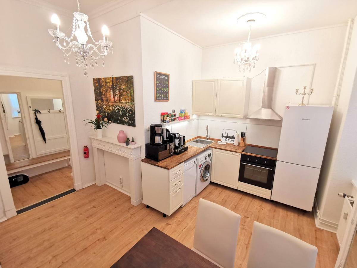 Kvh By Rockchair Apartments L Superhost Status L Boxspringbett Am Schloss Charlottenburg Welcomes You! Berlin Bagian luar foto
